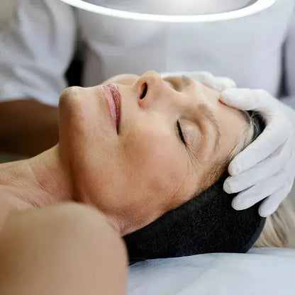 Ansiktsbehandling LuxyBelle Clinic