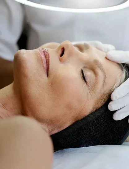Ansiktsbehandling LuxyBelle Clinic